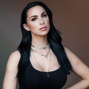 Meet your Posher, Jana